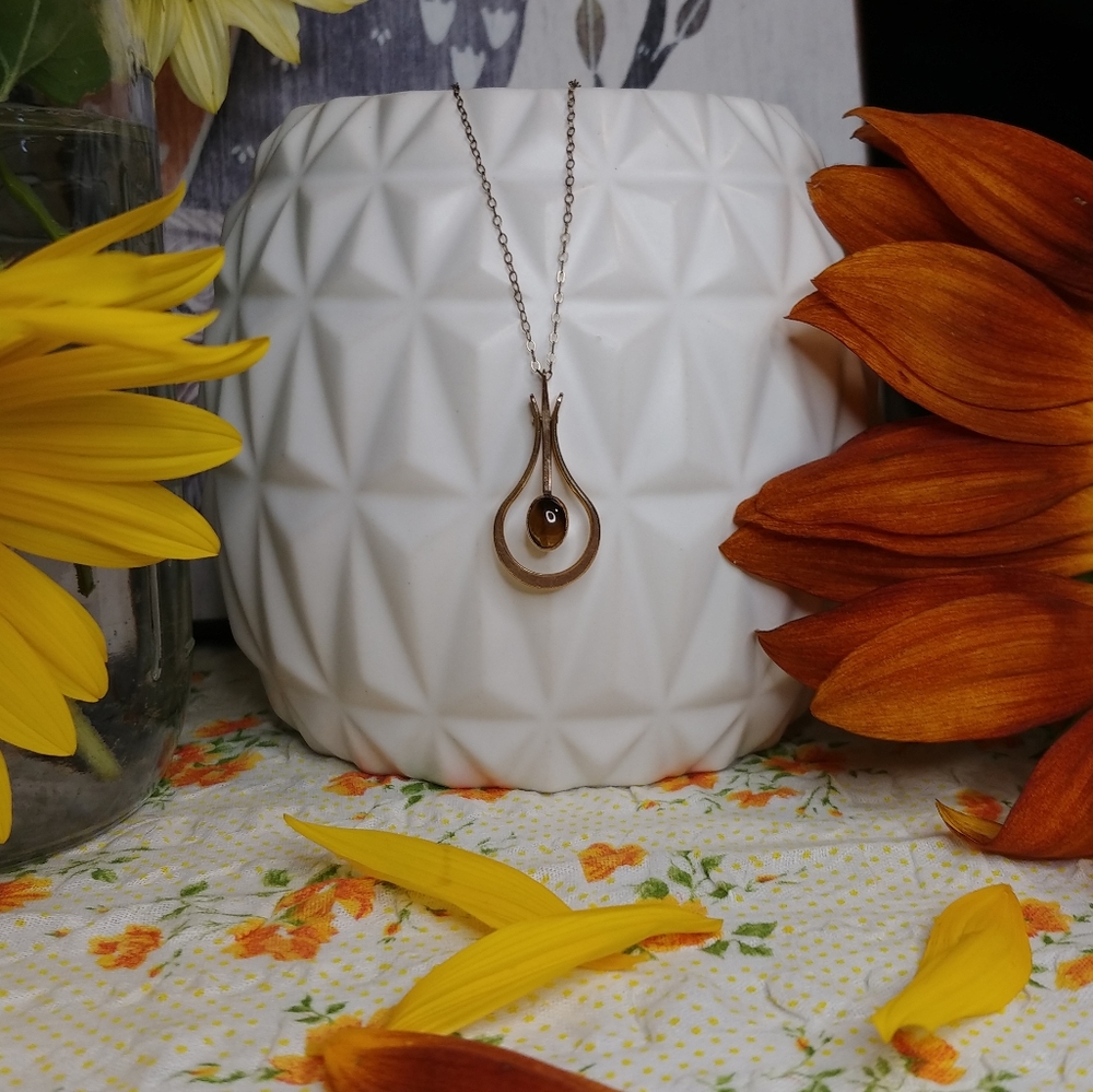 ✔Delicate Gold and Tigers Eye Necklace